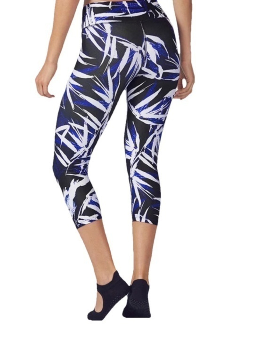 NWT Fabletics Salar Capris Leggings New Stretch UPF 50+  $65 Size medium 6 - 8
